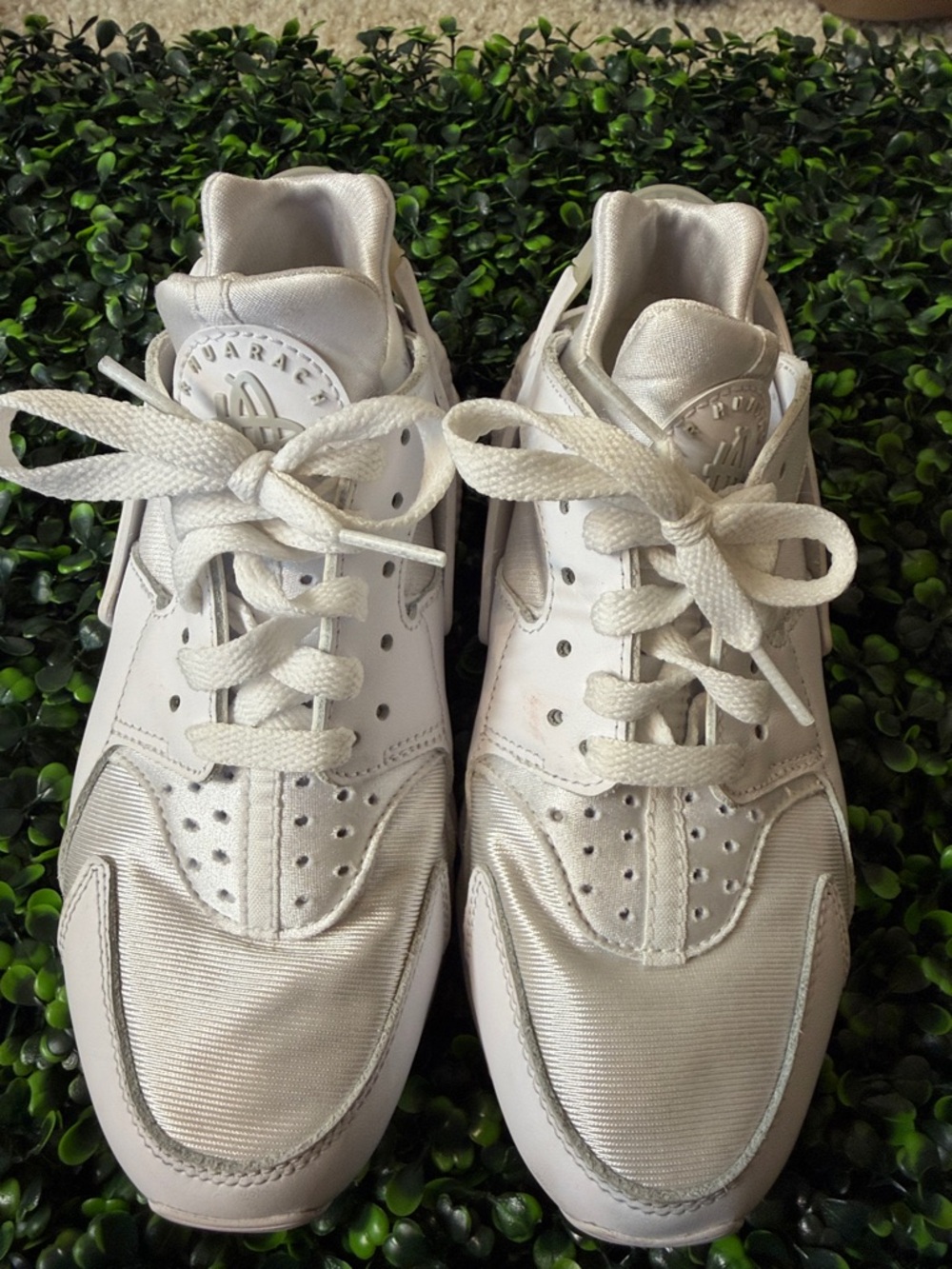 White huarache size 7 women